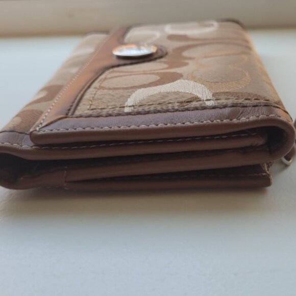 Coach Signature Tri-Fold Wallet - Picture 13 of 16